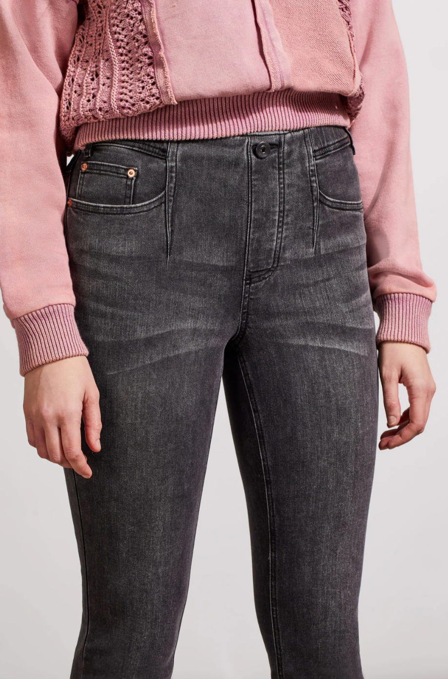 Audrey Icon Pull-On Ankle Skinny Jeans (Stone Black)